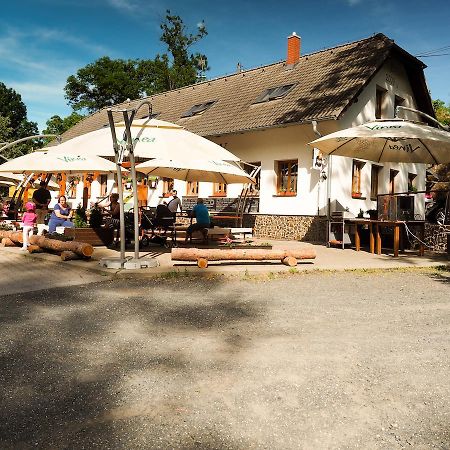 Penzion U Lavky Kvetnice Luaran gambar