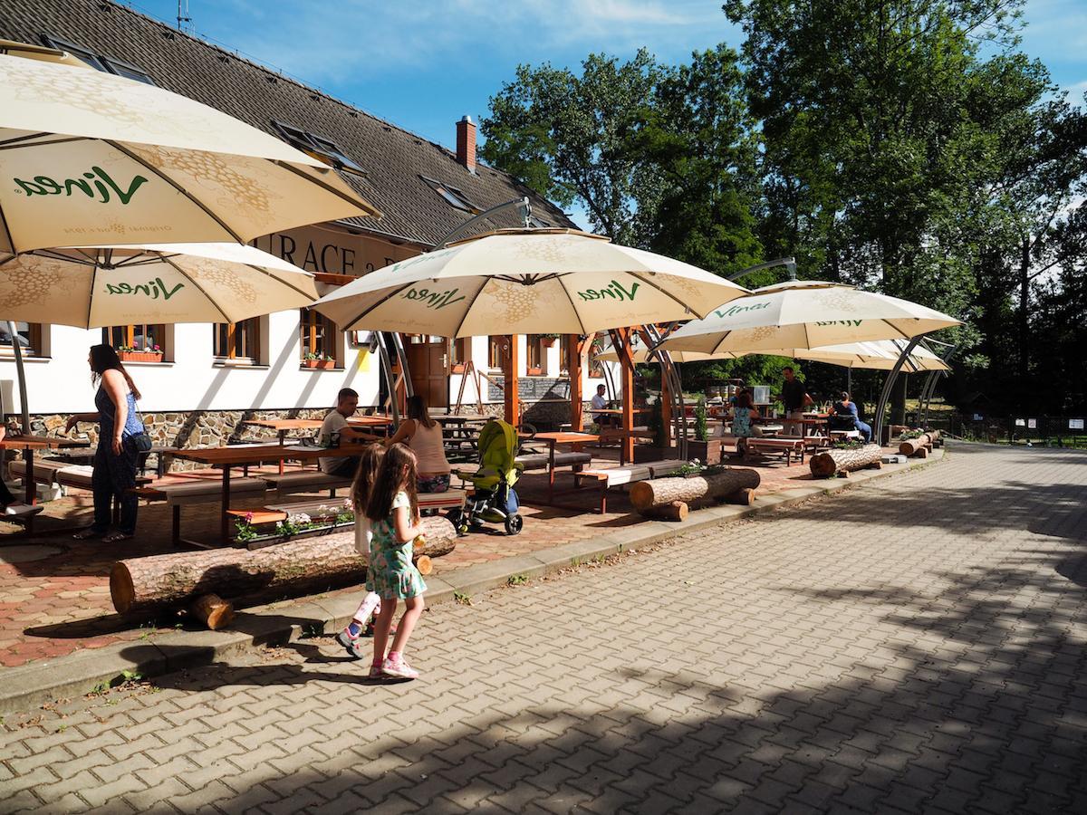 Penzion U Lavky Kvetnice Luaran gambar